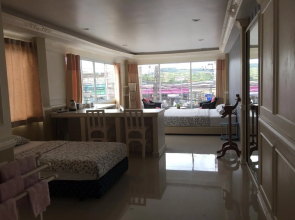 Phuket Airport Suites & Lounge Bar