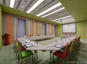 Al Khoory Atrium Hotel