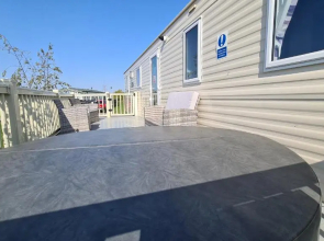 Luxury 2019 8 berth Caravan with Hot Tub @ Tattershall Lakes