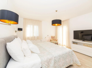 Stunning Home in Primosten With 4 Bedrooms, Wifi and Outdoor Swimming Pool