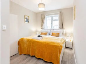 Dartford, Kent - Modern 2Bd 2Bath En-Suite Bungalow M25 Bluewater