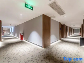 Topology E-sports Homestay (Longzhou South Road Branch)