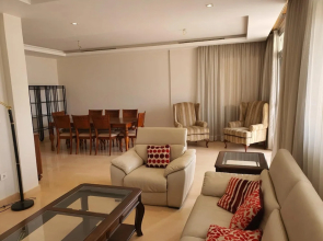 Vesta - Luxury Apt - 3BR - Cfc VII