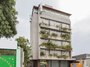 Vaccinated Staff- Capital O 15445 Hotel Sheekhar Inn