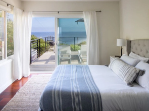 Bluff by Avantstay Gorgeous Malibu Getaway w/ Hot Tub & Spectacular Ocean Views