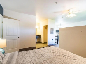 Vistas 316- Modern Sierra Vista in style sleeps 5