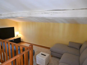 Spacious House With Wi Fi And Swimming Pool