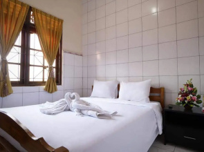 OYO 3694 Gong Corner Guest House 2