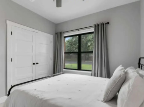 Luxury Home 3blck From Main St With Firepit