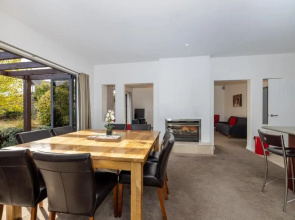 Lake Wanaka Villas at Hertiage Village Country Res