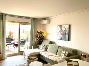 Bnb Renting 1 bb apt of 40m with superb terrace of 13m air conditioning