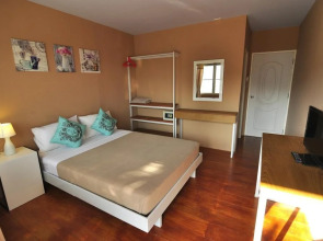 Phi Phi Uphill Cottage