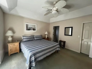 324 Lakeside 3 Bedroom Home by RedAwning