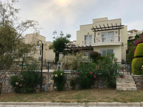 3 Bedroom Apartment Lake View 9 by Likya Global