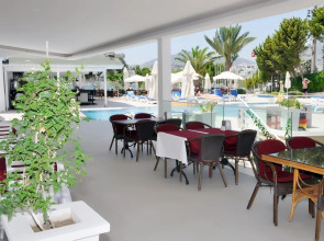 Отель Siesta Beach & Apart