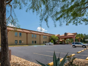 Econo Lodge Inn & Suites Diamondhead