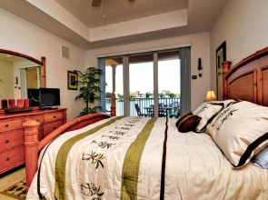 Harborview Grande 202