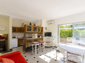 JOIVY Flat W/Terrace & Sea View
