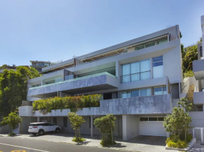 Modern Seaside Apartment w Incredible Views Lillamton