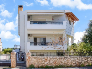 Dione Apartment with Terrace near Kalathas beach