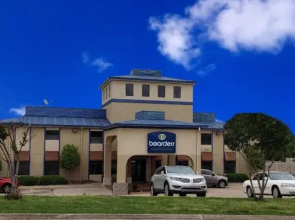 Baymont by Wyndham Ardmore I-35