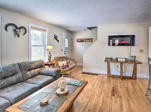 Gilford Home w/ Forest View, by Lake Winnepesaukee