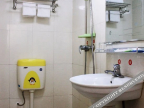 Dengni Hotel (Chongqing Chenjiaping Bus Station)