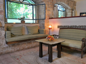 Pina Balev Inn