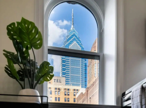 Sosuite Penthouse 1BR Apt w Arch Windows W D