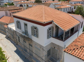 LIVIN HYDRA 1 -Luxury Apartments