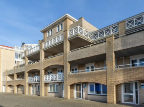 Spacious Luxury Apartment With Beautiful Views of the Harbor and the North Sea