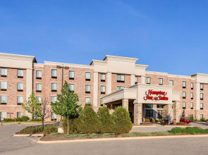 Hampton Inn & Suites West Bend