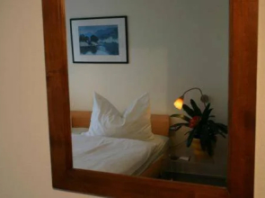 Garni Hotel West