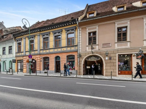 Piata Sfatului Studio