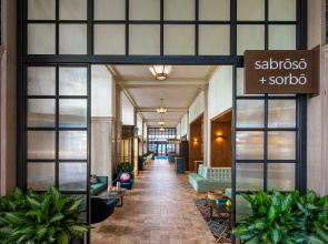 Notary hotel