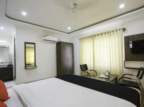 Rich Fort By OYO Rooms