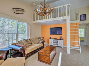 Condo w/ Loft: 2 Mi to Windham Mountain Ski!