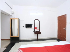 OYO Flagship 45302 Kaveri Tourist Home Guruvayur