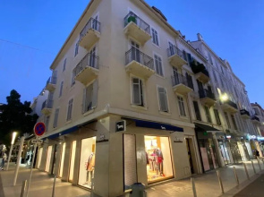 Cannes Holiday Suites