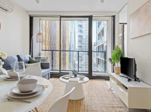 Serene 2BR Apartment in the Heart of Melbourne