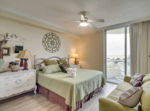 Resort-style Biloxi Condo: Walk to the Beach!
