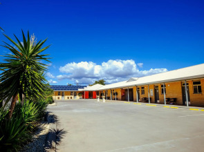Club Motor Inn
