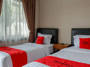 RedDoorz @ Jalan Majapahit Semarang