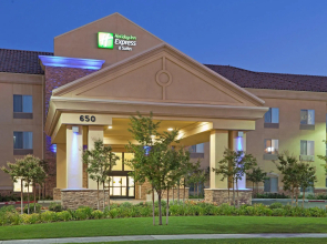 Holiday Inn Express & Suites Clovis-Fresno Area by IHG