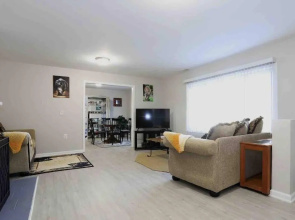 Global Vibe Parlor Renovated Full Kitchen Free Parking