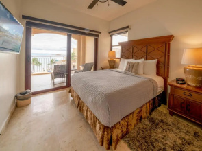 Condo Surf 405 - Luxury Oceanview Beachfront 3 BR with Gym - At El Faro Condos