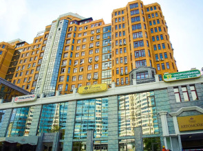 Corona Hotel & Apartments