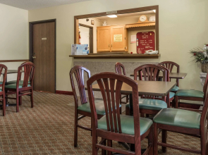 Super 8 by Wyndham Red Wing