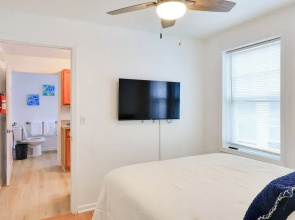 Walk to Downtown & Beach: Ocean Grove Apartment!