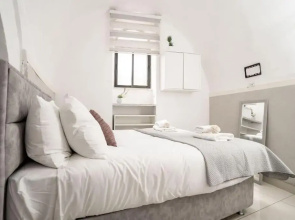 Lovely 2 bedroom unit Shivtey Israel Jerusalem